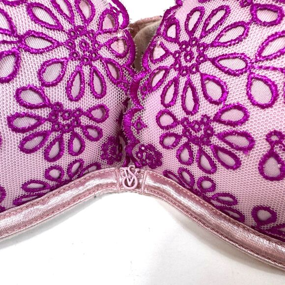 Victoria's Secret Sexy Little Thing 34C Bra Lite Pink Embroidered Underwire Y2K - Picture 2 of 10